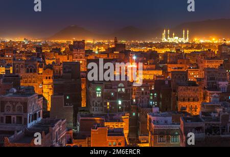 Panorama de Sanaa au Yémen, nuit Banque D'Images
