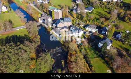 Vue aérienne de Freusburger Mühle dans le quartier d'Altenkirchen, RPL, Allemagne Banque D'Images