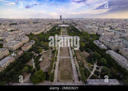 La tour Eiffel et la vue du deuxième étage. Paris, France Banque D'Images