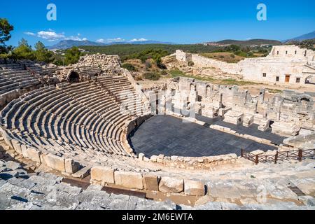 Théâtre antique dans l'ancienne ville lycienne de Patara, Turquie. Banque D'Images