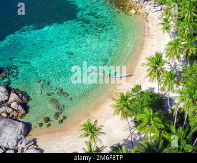 Vue aérienne sur la plage tropicale Sai Nuan Banque D'Images