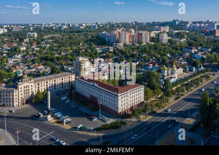 Chisinau, Moldavie. Bâtiment de bureau de l'Académie des sciences au centre de la capitale, vue aérienne de drone Banque D'Images