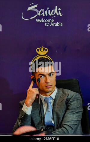 Riyad, Arabie Saoudite. 03rd janvier 2023. Riyad, Royaume, Arabie Saoudite, 3 janvier 2023, Cristiano Ronaldo, star portugaise du football, a présenté au stade Marsool Park avec son nouveau maillot du club de football d'AlNassr à Riyad, Royaume d'Arabie Saoudite, sur 3 janvier 2023. Photo de Balkis Press/ABACAPRESS.COM Credit: Abaca Press/Alay Live News Banque D'Images