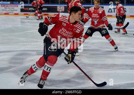 COLOGNE, ALLEMAGNE - 2 JANVIER 2023: Match de hockey DEL Kölner Haie - Düsseldorfer EG Banque D'Images