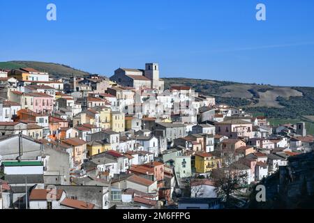 Vue panoramique sur Rapolla, petite ville rurale du sud de l'Italie. Banque D'Images