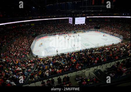 COLOGNE, ALLEMAGNE - 2 JANVIER 2023: Match de hockey DEL Kölner Haie - Düsseldorfer EG Banque D'Images