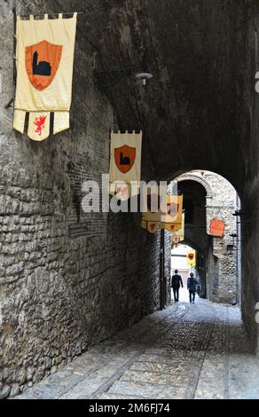 Narni (Italie) - Une cité médiévale suggestive en pierre sur la colline, avec un grand château et de nombreuses églises, dans la région de l'Ombrie, dans le centre de l'Italie Banque D'Images