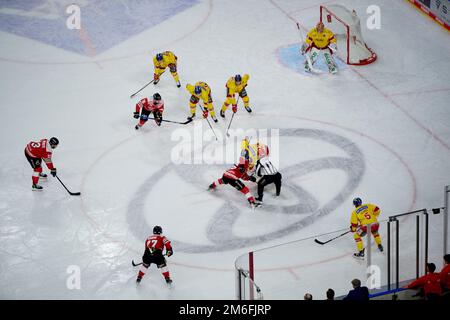 COLOGNE, ALLEMAGNE - 2 JANVIER 2023: Match de hockey DEL Kölner Haie - Düsseldorfer EG Banque D'Images