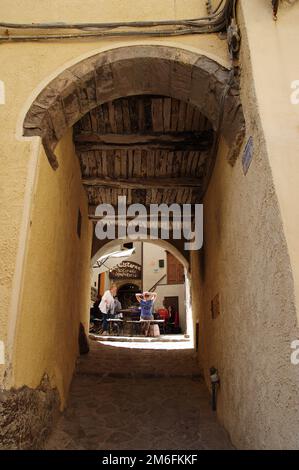 Allée dans la vieille ville de Castelsardo - Sardaigne Banque D'Images