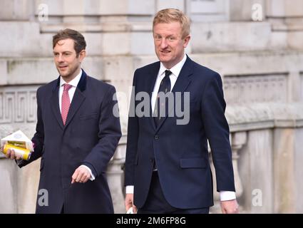 Londres, Royaume-Uni, 04th janvier 2023. Oliver Dowden, chancelier du duché de Lancaster (à droite), est vu à Whitehall, Londres. Credit: Thomas Krych/Alamy Live News Banque D'Images