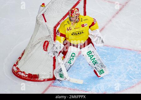 COLOGNE, ALLEMAGNE - 2 JANVIER 2023: Match de hockey DEL Kölner Haie - Düsseldorfer EG Banque D'Images