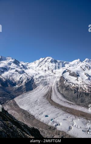 Glacier de Gornergrat / Gornergletscher - glacier de vallée sur le côté ouest du massif de Monte Rosa près de Zermatt dans le canton o Banque D'Images