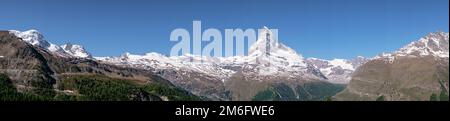 Vue panoramique depuis Sunnegga - le magnifique Mont Cervin, la célèbre et emblématique montagne suisse dans les Alpes, Zermat Banque D'Images