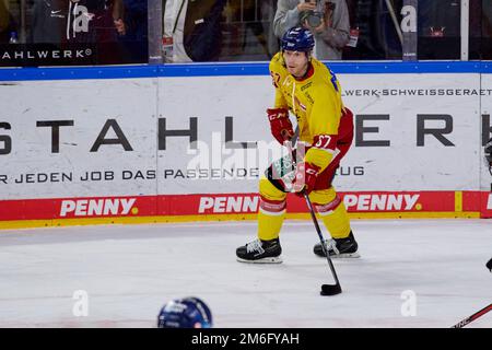 COLOGNE, ALLEMAGNE - 2 JANVIER 2023: Match de hockey DEL Kölner Haie - Düsseldorfer EG Banque D'Images