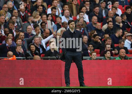 Directeur de Tottenham Hotspur, Mauricio Pochettino regarde sur - Chelsea / Tottenham Hotspur, The Emirates FA Cup semi final, Wembley Stadium, Londres - 22nd avril 2017. Banque D'Images