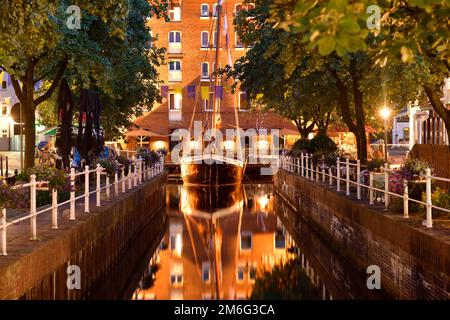 Ewer Margareta à Buxtehude am Abend Banque D'Images