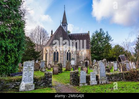 Église paroissiale de Luss, dans le village pittoresque de Luss, sur le Loch Lomond, en Écosse, au Royaume-Uni Banque D'Images