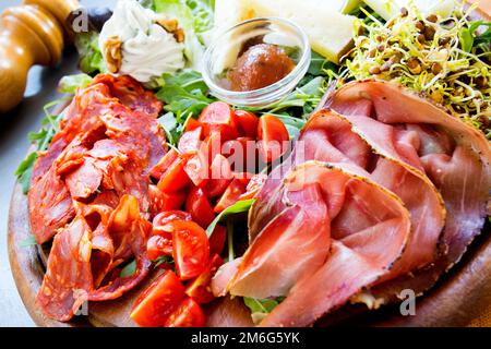 Antipasti italiens à Naples. L'antipasti est un type de départ typique de la gastronomie italienne Banque D'Images