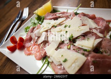 Antipasti italiens à Naples. L'antipasti est un type de départ typique de la gastronomie italienne Banque D'Images