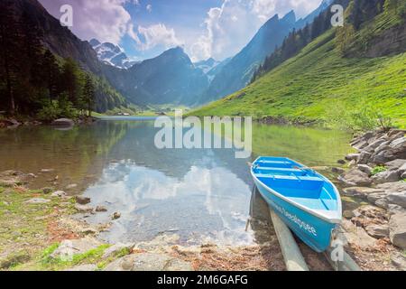 Lac Seealpsee près d'Appenzell dans les Alpes suisses, Suisse Banque D'Images