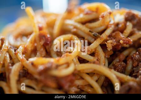 Gros plan d'un bouquet de spaghetti à la sauce à la viande hachée, bolognaise Banque D'Images