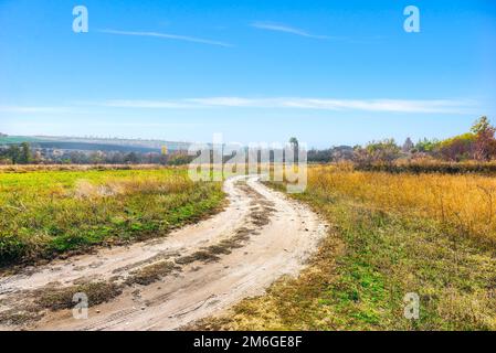 Route de campagne sinueuse Banque D'Images