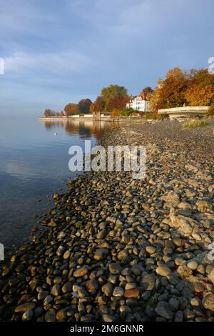 Port du château de la résidence d'été royale à Friedrichshafen, sur le lac de Constance Banque D'Images