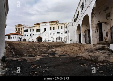 Cour intérieure, Château du Cap Coast, fort historique, château esclave, Gold Coast, Site du patrimoine mondial de l'UNESCO, Cape Coast, Ghana Banque D'Images