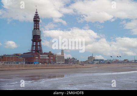 Blackpool, Royaume-Uni 15, octobre 2022 Blackpool Tower, depuis North Pier Banque D'Images