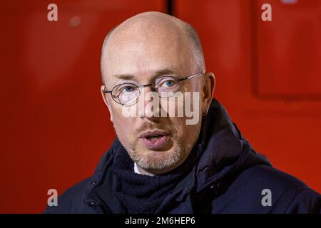 Malchow, Allemagne. 22nd novembre 2022. Christian Pegel (SPD), ministre de l'intérieur de Mecklembourg-Poméranie occidentale, à un rendez-vous à l'École d'Etat pour la protection contre les incendies et les catastrophes. Credit: Jens Büttner/dpa/Alay Live News Banque D'Images