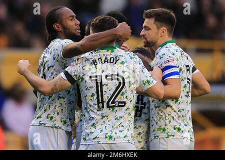 Cameron Jerome de la ville de Norwich célèbre après avoir marqué et fait 1-0 - Wolverhampton Wanderers contre Norwich City, Sky Bet Championship, Molineux, Wolverhampton - 1st octobre 2016. Banque D'Images