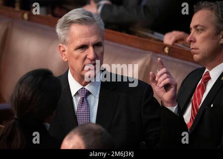 Washington, Vereinigte Staaten. 04th janvier 2023. ÉTATS-UNIS Kevin McCarthy, chef de la Chambre minoritaire (républicain de Californie), participe aux États-Unis Chambre des représentants quatrième vote pour le Président de la Chambre, mercredi, 4 janvier 2023. Credit: Cliff Owen/CNP/dpa/Alay Live News Banque D'Images