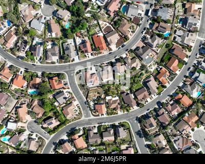 Vue aérienne de dessus quartier de classe moyenne en Californie du Sud, États-Unis Banque D'Images