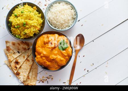 Cuisine populaire indienne Dal Fry ou curry traditionnel Dal Tadka servi dans un bol Banque D'Images