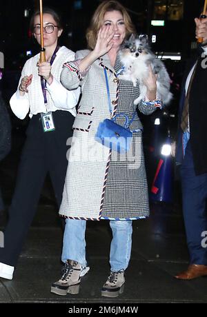 New York, NY, États-Unis. 04th janvier 2023. Shania Twain vu à la fin du spectacle avec Stephen Colbert à New York sur 04 janvier 2023. Crédit : RW/Media Punch/Alamy Live News Banque D'Images