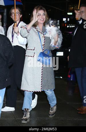New York, NY, États-Unis. 04th janvier 2023. Shania Twain vu à la fin du spectacle avec Stephen Colbert à New York sur 04 janvier 2023. Crédit : RW/Media Punch/Alamy Live News Banque D'Images