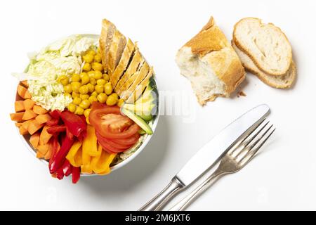 Buddha Bowl avec poulet sur bois Banque D'Images