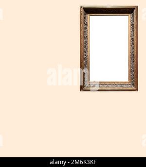 Galerie d'art antique cadre sur le mur beige à la maison de vente aux enchères ou exposition de musée, modèle vierge avec vide copyspace blanc pour Banque D'Images