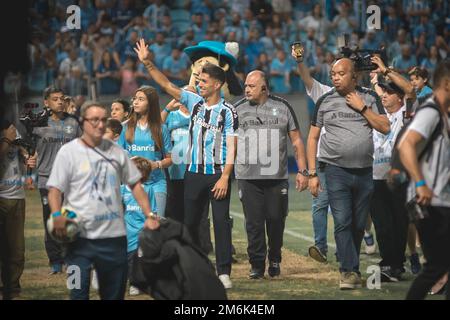 Porto Alegre, Brésil. 04th janvier 2023. Le joueur Luis Suarez pendant la conférence de presse après une présentation officielle aux fans de Arena do Grêmio. Luis Suarez, attaquant international uruguayen, a signé un contrat de deux ans avec le club brésilien Grêmio. Credit: Brésil photo Press/Alamy Live News Banque D'Images