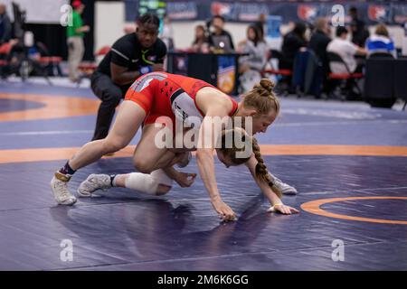 Les femmes Freestyle Wrestlers affectées au Programme des athlètes de classe mondiale, fort Carson, Colorado, concourent aux États-Unis en 2022 Ouvert, Las Vegas, Nevada, 29 avril 2022. L'équipe féminine de lutte Freestyle a été nommée championne de l'équipe nationale de la Division II en 2022. Banque D'Images