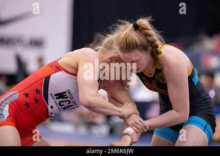 Les femmes Freestyle Wrestlers affectées au Programme des athlètes de classe mondiale, fort Carson, Colorado, concourent aux États-Unis en 2022 Ouvert, Las Vegas, Nevada, 29 avril 2022. L'équipe féminine de lutte Freestyle a été nommée championne de l'équipe nationale de la Division II en 2022. Banque D'Images