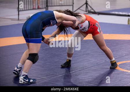 Les femmes Freestyle Wrestlers affectées au Programme des athlètes de classe mondiale, fort Carson, Colorado, concourent aux États-Unis en 2022 Ouvert, Las Vegas, Nevada, 29 avril 2022. L'équipe féminine de lutte Freestyle a été nommée championne de l'équipe nationale de la Division II en 2022. Banque D'Images