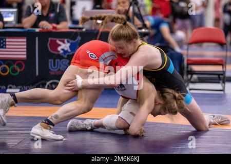 Les femmes Freestyle Wrestlers affectées au Programme des athlètes de classe mondiale, fort Carson, Colorado, concourent aux États-Unis en 2022 Ouvert, Las Vegas, Nevada, 29 avril 2022. L'équipe féminine de lutte Freestyle a été nommée championne de l'équipe nationale de la Division II en 2022. Banque D'Images