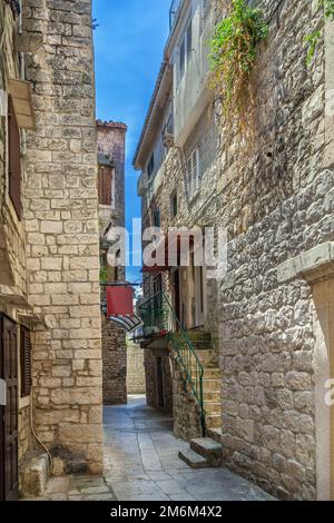 Rue à Trogir, Croatie Banque D'Images