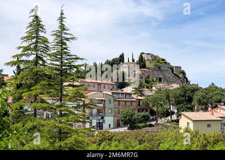 Voir jusqu'à la forteresse abandonnée à Castiglione d'Orcia Banque D'Images