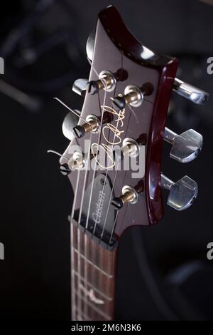 La guitare PRS de Jakko Jakszyk photographiée aux Elstree Studios, Londres. Banque D'Images