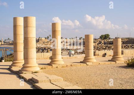 Novembre 2022, il ruines du palais du roi Hérode qui fait partie de Caeserea Maritima sur la côte méditerranéenne d'Israël. Ce magnifique monument Banque D'Images