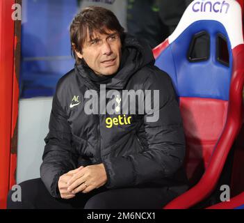 Londres ANGLETERRE - 04 janvier:Tottenham Hotspur Manager Antonio Conte pendant le match de football de la première ligue anglaise entre Crystal Palace contre Tottenh Banque D'Images