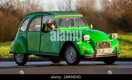 1978 Green Citroen 2CV voiture classique Banque D'Images