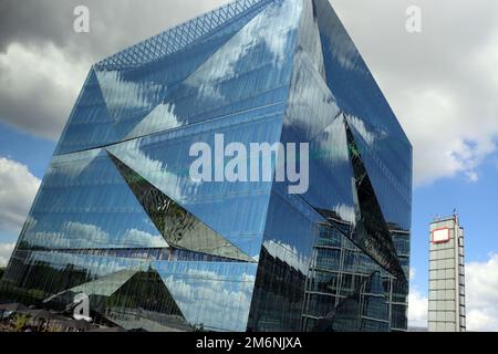 Cube Berlin, immeuble de bureaux en forme de cube sur la place Washington Banque D'Images